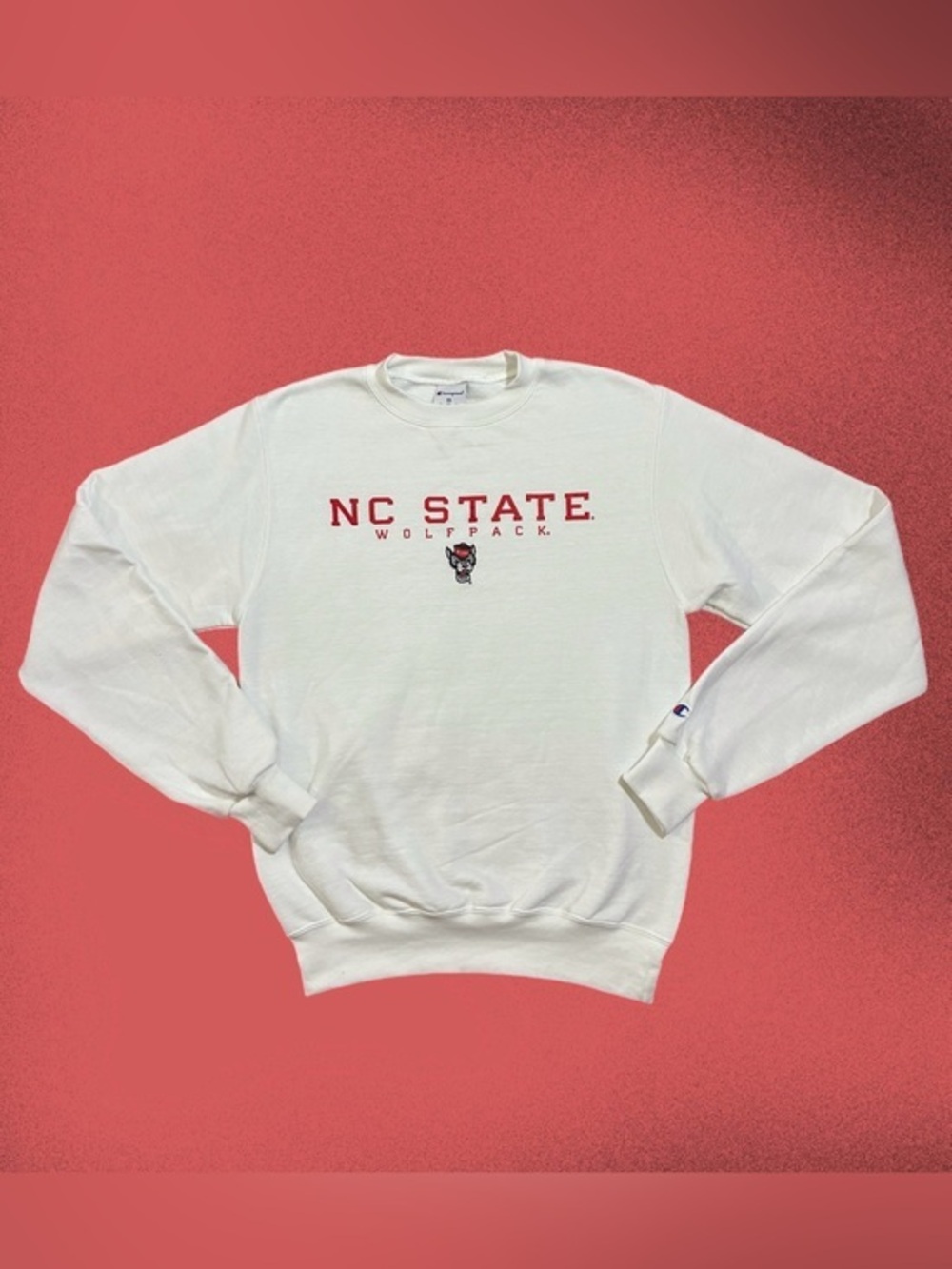 NWOT - NC STATE WOLFPACK CHAMPION CREWNECK